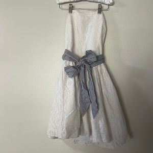 Abercrombie & Fitch vintage lace dress 🤍